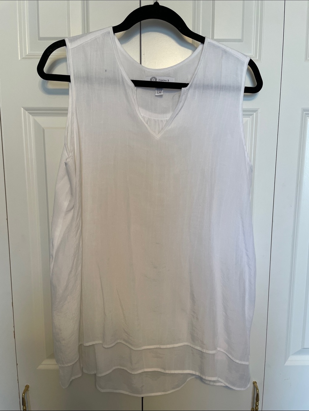 Women’s White Sleeveless V-Neck Tunic Blouse